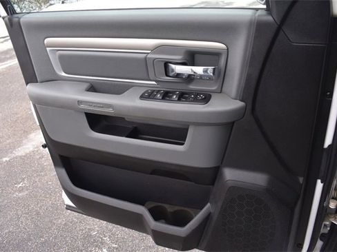 Used 2015 RAM 1500 Big Horn image 34