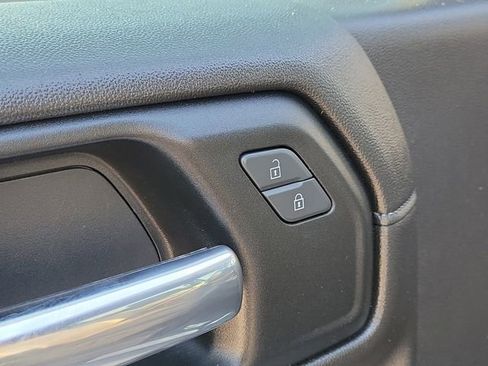 Used 2022 Chevrolet Silverado 1500 LT Trail Boss w/ LT Trail Boss Premium Package AWD/4WD image 17