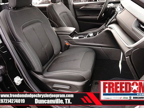 New 2025 Jeep Grand Cherokee L Laredo w/ Luxury Tech Group I image 16