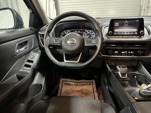 Used 2024 Nissan Rogue SV image 15