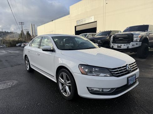 Used 2014 Volkswagen Passat TDI SE image 7