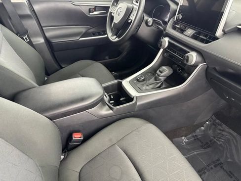Used 2025 Toyota RAV4 XLE AWD/4WD image 23