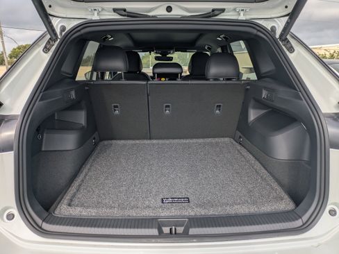 New 2026 Volkswagen Tiguan SE R-Line AWD/4WD image 12