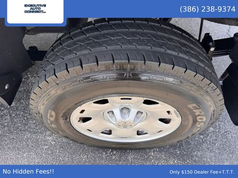 Used 2017 Nissan Titan S image 9