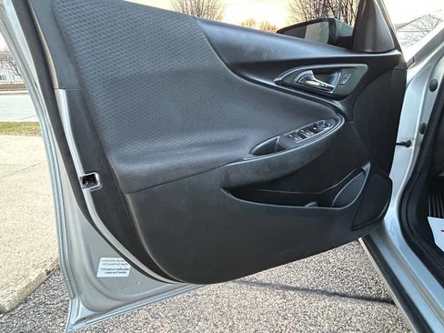 Used 2021 Chevrolet Malibu LT image 32