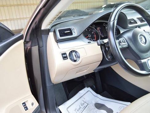 Used 2013 Volkswagen CC Sport FWD image 26