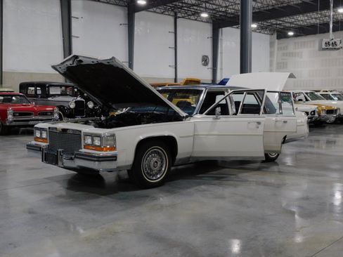 Used 1988 Cadillac Brougham image 16