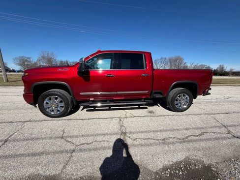 Used 2024 Chevrolet Silverado 2500 High Country w/ High Country Premium Package image 16