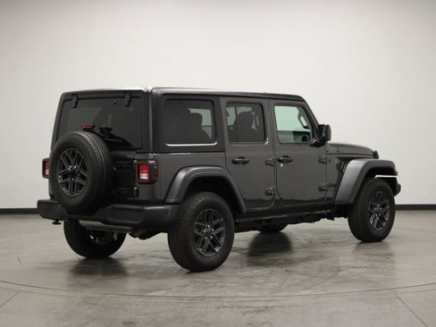 Used 2025 Jeep Wrangler Unlimited Sport AWD/4WD image 8