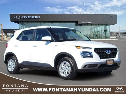 New 2026 Hyundai Venue SE image 1