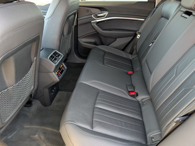 Used 2023 Audi e-tron Premium AWD/4WD image 21