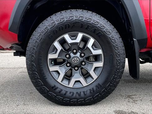 Used 2021 Toyota Tacoma TRD Off-Road w/ TRD Premium Off Road Package image 35