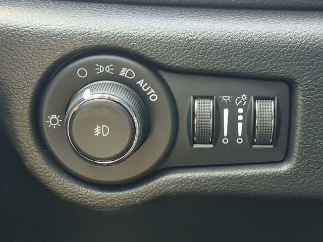 New 2026 Chrysler Pacifica Select FWD image 28