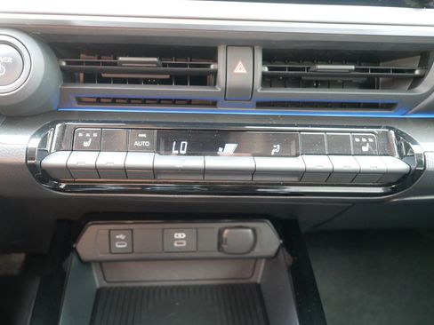 Used 2026 Toyota Prius AWD image 23