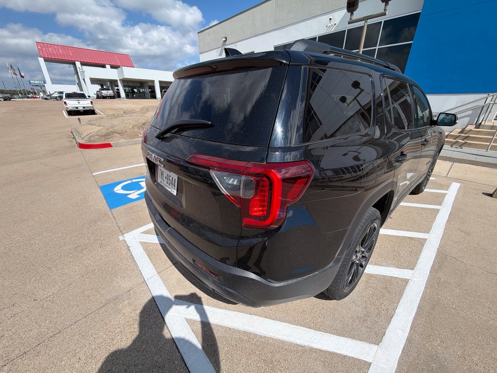 Used 2023 GMC Acadia SLT w/ Elevation Edition FWD image 19