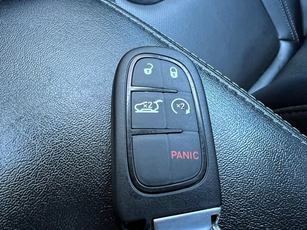 Used 2022 Jeep Cherokee Limited w/ Mopar Interior Package AWD/4WD image 46