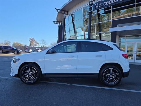 Certified 2025 Mercedes-Benz GLA 250 image 2