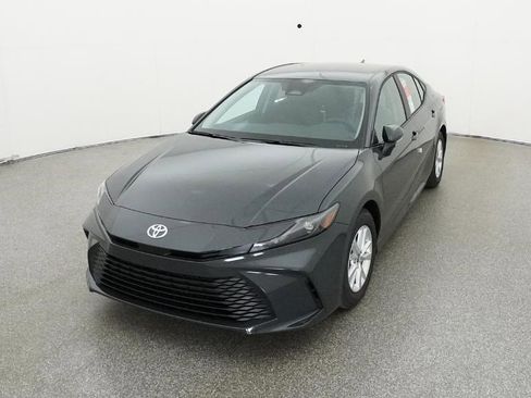 New 2026 Toyota Camry LE image 5