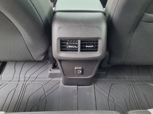 Used 2022 Chevrolet Equinox LS w/ LS Convenience Package image 6