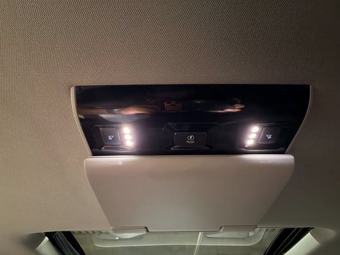 Used 2015 Cadillac Escalade Premium AWD/4WD image 30