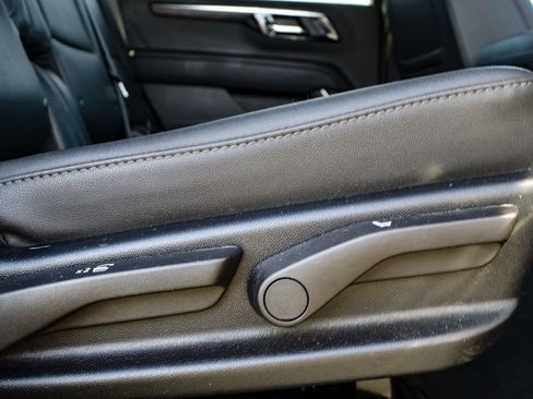 Used 2025 Chevrolet Tahoe LT image 27