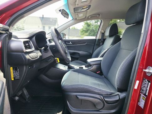 Used 2017 Kia Sorento AWD image 12