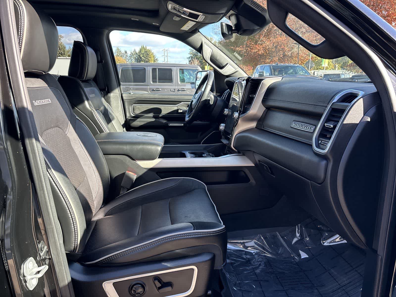 Used 2019 RAM 1500 Laramie AWD/4WD image 5
