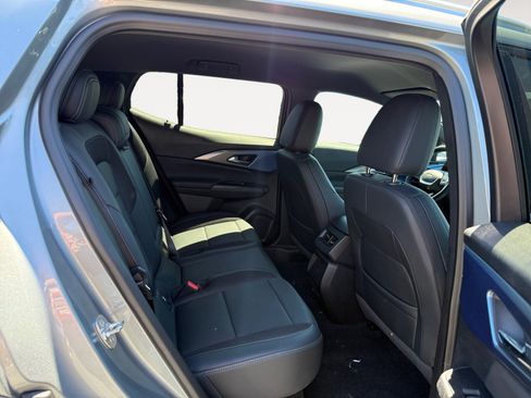 Used 2024 Chevrolet Equinox EV LT FWD image 18