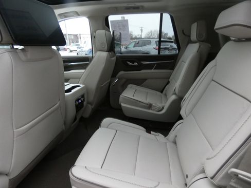 Used 2022 GMC Yukon Denali w/ Denali Ultimate Package image 13
