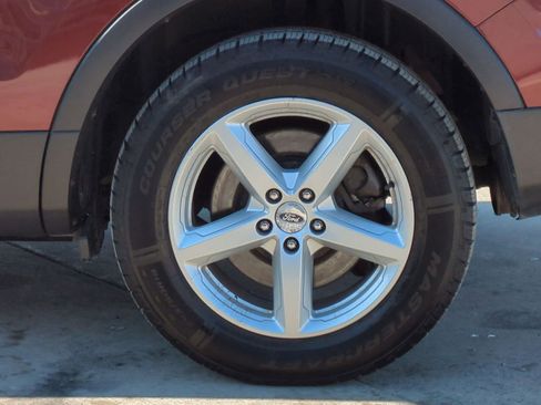 Used 2016 Ford Explorer XLT w/ Equipment Group 202A image 16