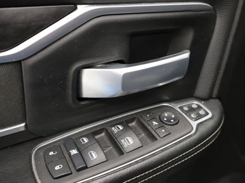Used 2024 RAM 2500 Big Horn w/ Night Edition AWD/4WD image 34