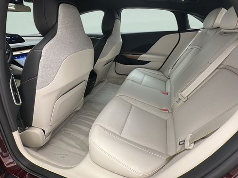 Used 2024 Lucid Air Touring AWD/4WD image 10