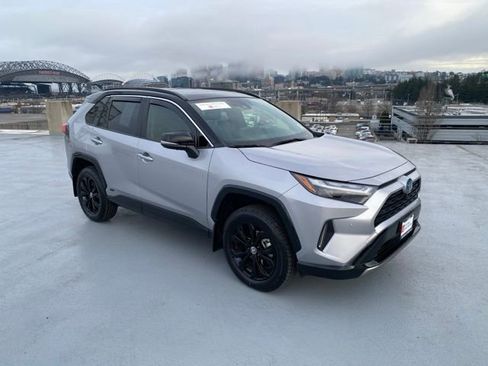 Certified 2024 Toyota RAV4 XSE w/ Advanced Technology Package AWD/4WD image 31