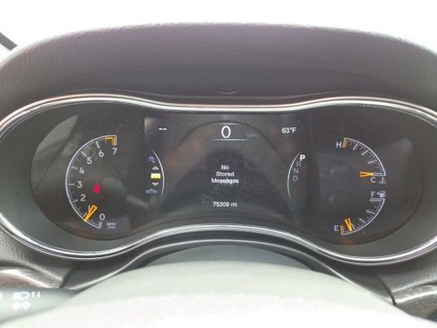 Used 2018 Jeep Grand Cherokee Laredo AWD/4WD image 24