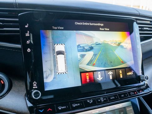 Used 2023 Jeep Grand Wagoneer 4WD image 18