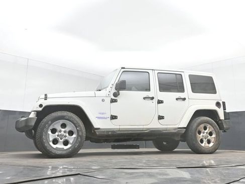 Used 2015 Jeep Wrangler Unlimited Sahara w/ Trailer Tow Group AWD/4WD image 29