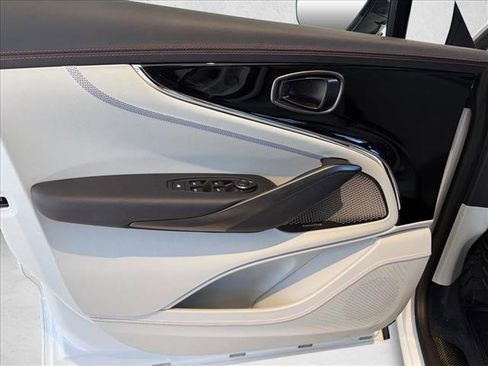 New 2025 Aston Martin DBX 707 image 12