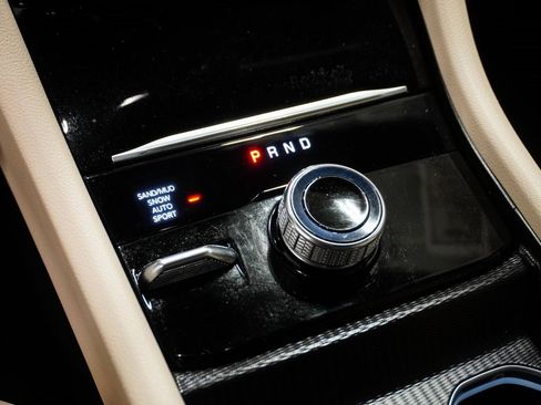 Certified 2024 Jeep Grand Cherokee Limited w/ Luxury Tech Group II image 29