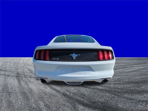 Used 2016 Ford Mustang Coupe image 5