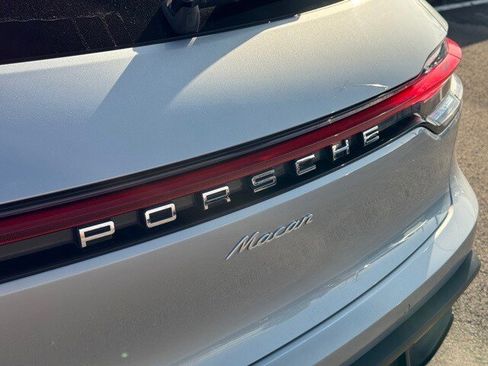 Used 2022 Porsche Macan image 13