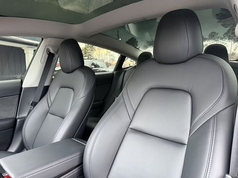 Used 2023 Tesla Model 3 Standard Range image 10