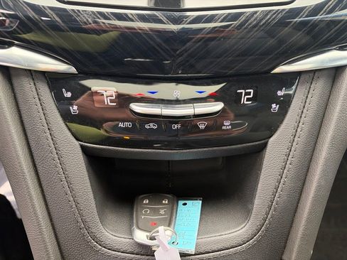 Used 2023 Cadillac XT6 Premium Luxury w/ Technology Package AWD/4WD image 22