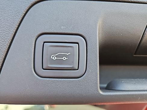 Used 2023 Buick Envision Avenir image 31