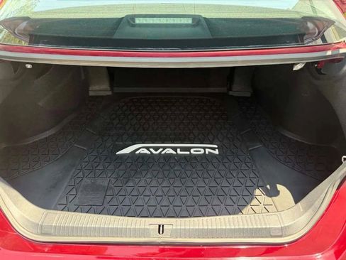 Used 2019 Toyota Avalon XLE image 14