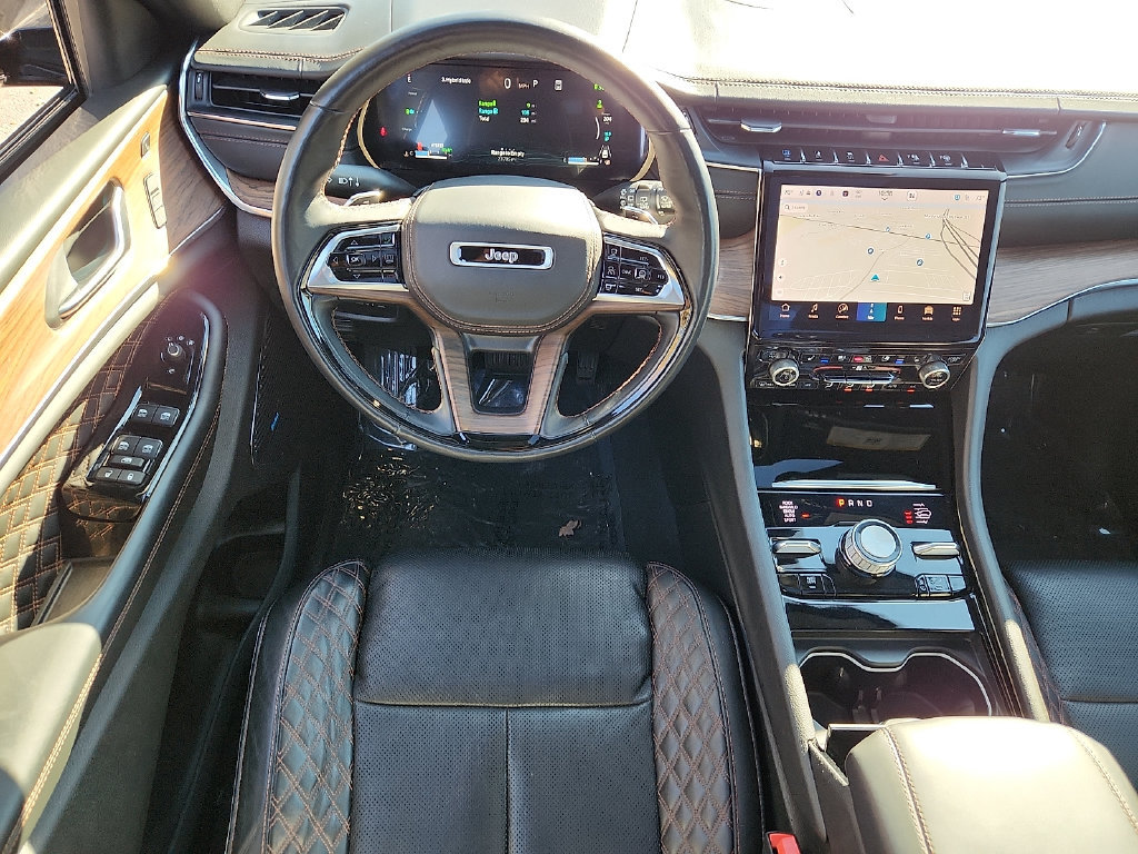 Used 2023 Jeep Grand Cherokee Summit w/ Advanced Protech Group IV AWD/4WD image 12