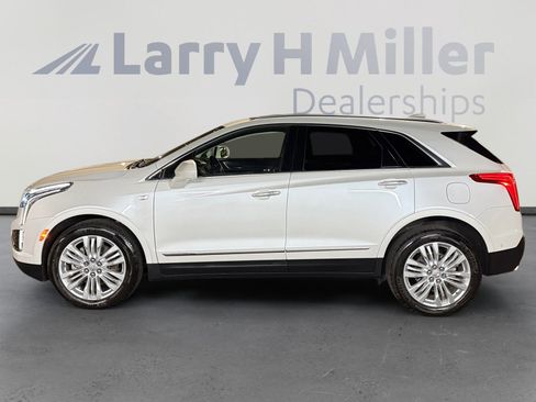Used 2019 Cadillac XT5 Premium Luxury w/ Driver Assist Package image 2