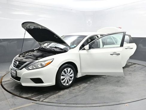 Used 2017 Nissan Altima 2.5 S FWD image 33