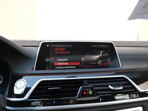 Used 2019 BMW 750i 750i Sedan 4D w/ M Sport Package image 36