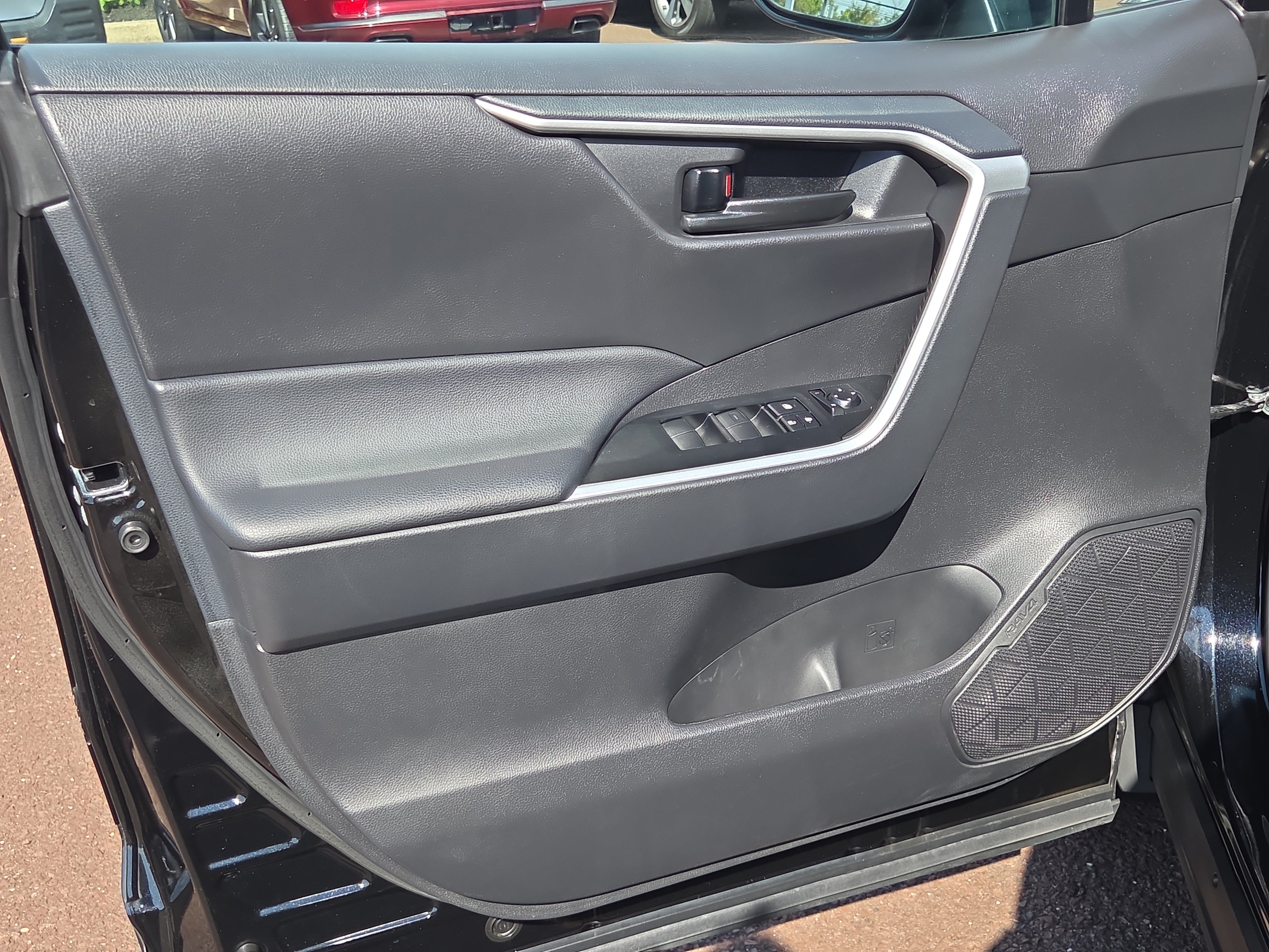 Certified 2023 Toyota RAV4 LE AWD/4WD image 14