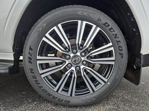 New 2025 Lexus LX 600 4WD w/ Luxury Package image 5